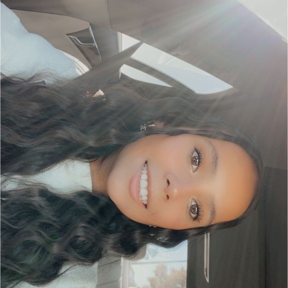 Meet your Posher, Jennifer - Picture 3 of 3